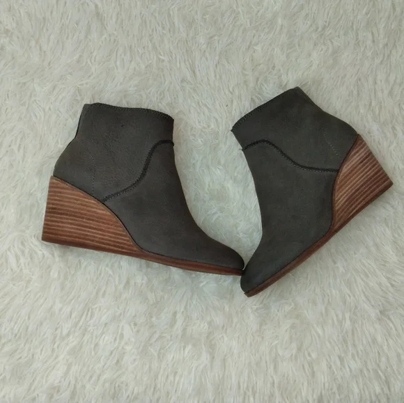 Lucky Brand Zanta Leather Wedge Pull On Ankle Booties Size 7.5 - Picture 4 of 12